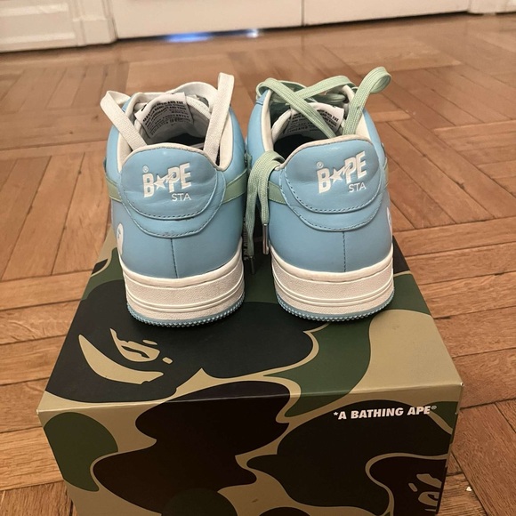 Bapestas size 10 slightly used - Picture 6 of 8